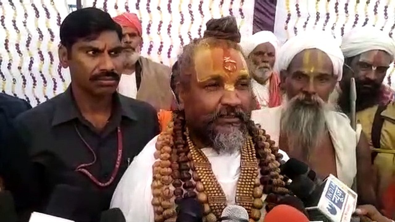 अवैध खनन रोकने कम्प्यूटर बाबा ने नर्मदा किनारे डाला डेरा