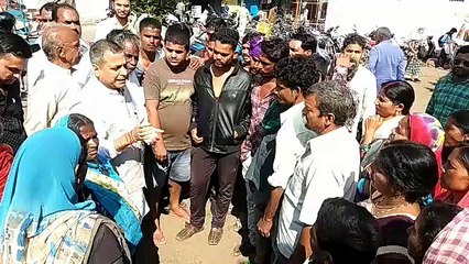 VIDEO : सब्जी विक्रेताओं की समस्या सुनने पहुंचे विधायक, अधिकारियों को दिया निर्देश