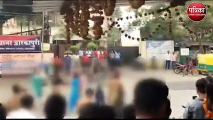 किन्नरों ने थाने पर निर्वस्त्र होकर किया हंगामा, आरोप- साथी को लगा दिया एड्स का इंजेक्शन