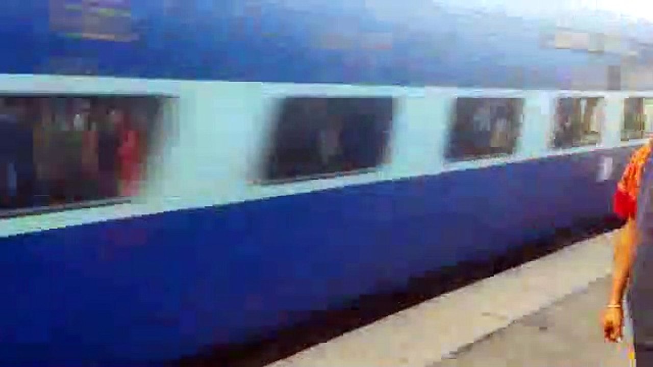 शादी के एक साल बाद युवक ने ट्रेन के आगे कूद कर ली आत्महत्या