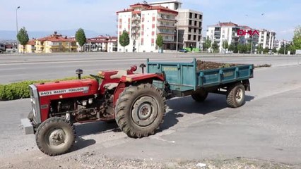 DENİZLİ Freni boşalan traktörden atlayan 2 kişi yaralandı