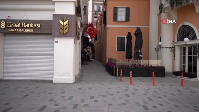 İstanbul'un sokaklarında koronavirüs sessizliği