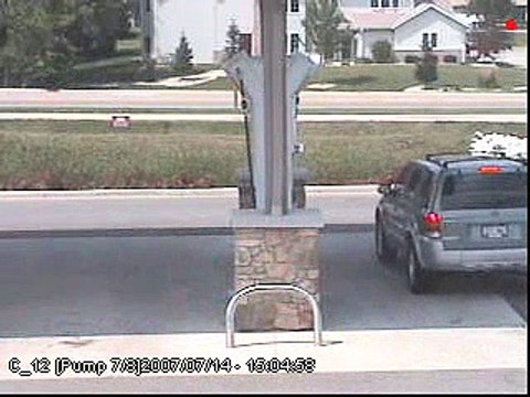 Il oublie le frein à main et ne s'en rend même pas compte