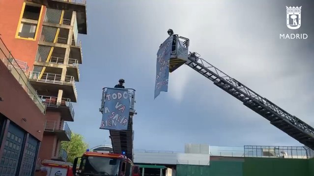Bomberos de Madrid agradecen el esfuerzo de los vecinos de Aluche