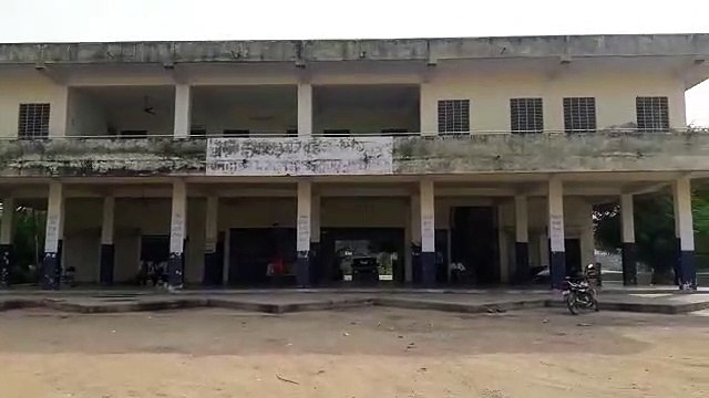 सड़कों की हालत खराब, रोडवेज को लग रहा फटका