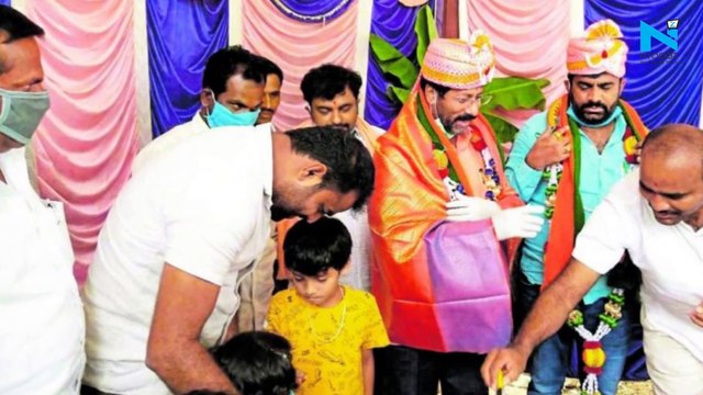 Karnataka BJP MLA celebrates birthday with villagers amid lockdown