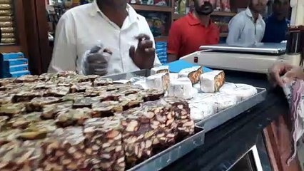 सजे बाजार-शोरूम, दिखने लगी त्योहारी रौनक