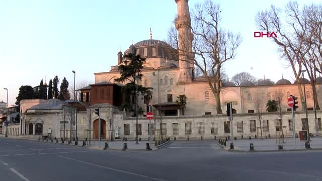 DAKİKALARCA DURAKTA BEKLEDİLER