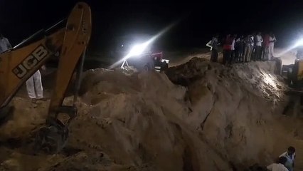 निर्माणाधीन कुंआ ढहा,एक की मौत