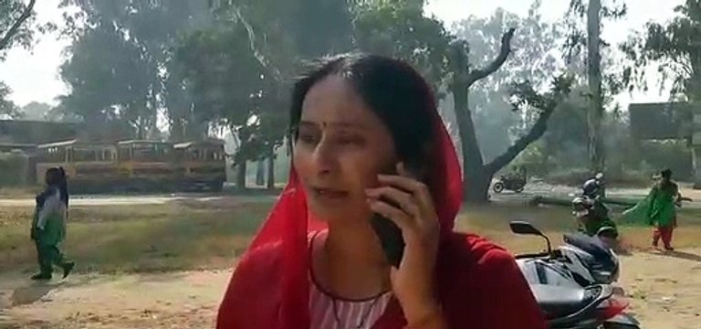 Rampur By Election: महिला बीएलओ से 'भाजपाइयों' ने कह दी यह बात, डीएम से बात करते हुए रो पड़ीं- देखें वीडियो