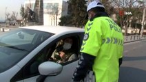 Beşiktaş'ta polis, trafikteki sürücüleri denetledi