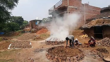 दूसरों के घर को रोशनी से जगमग करने वालों के घर आज भी खुशहाली नहीं