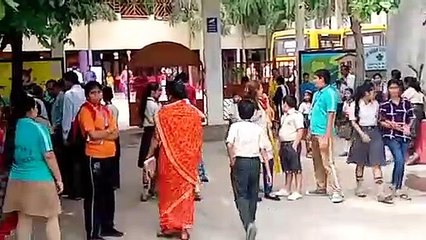 पेरेंट्स बोले पीटीएम बन गया है वसूली का जरिया, वहां जाओ तो होता है ये सब !