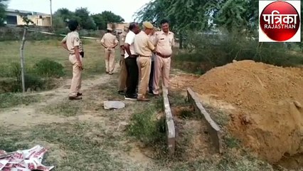 पुलिस देर रात तक मनोहरपुर में खुदवाती रही बोरवेल