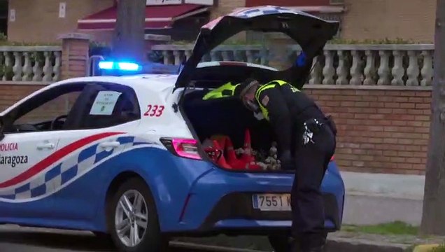 El emotivo homenaje de un policía de Zaragoza a los fallecidos por Coronavirus con el 'Ave María' de Schubert como único sonido de fondo