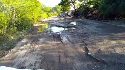 हिचकोले खाते हुए सफर करने को मजबूर