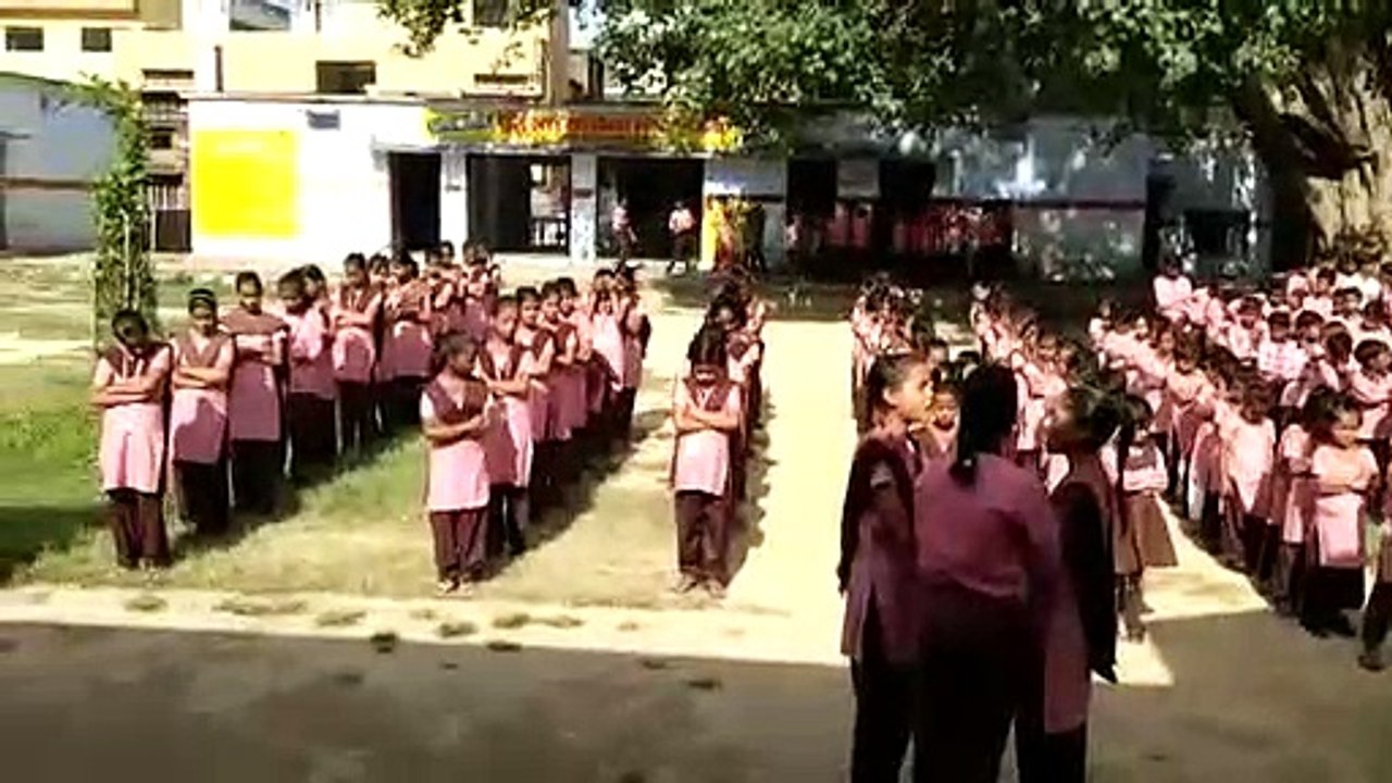 हिन्दू बच्चों को स्कूल में कराई जाती थी मदरसे की दुआ, हेडमास्टर फुरकान मियां निलंबित