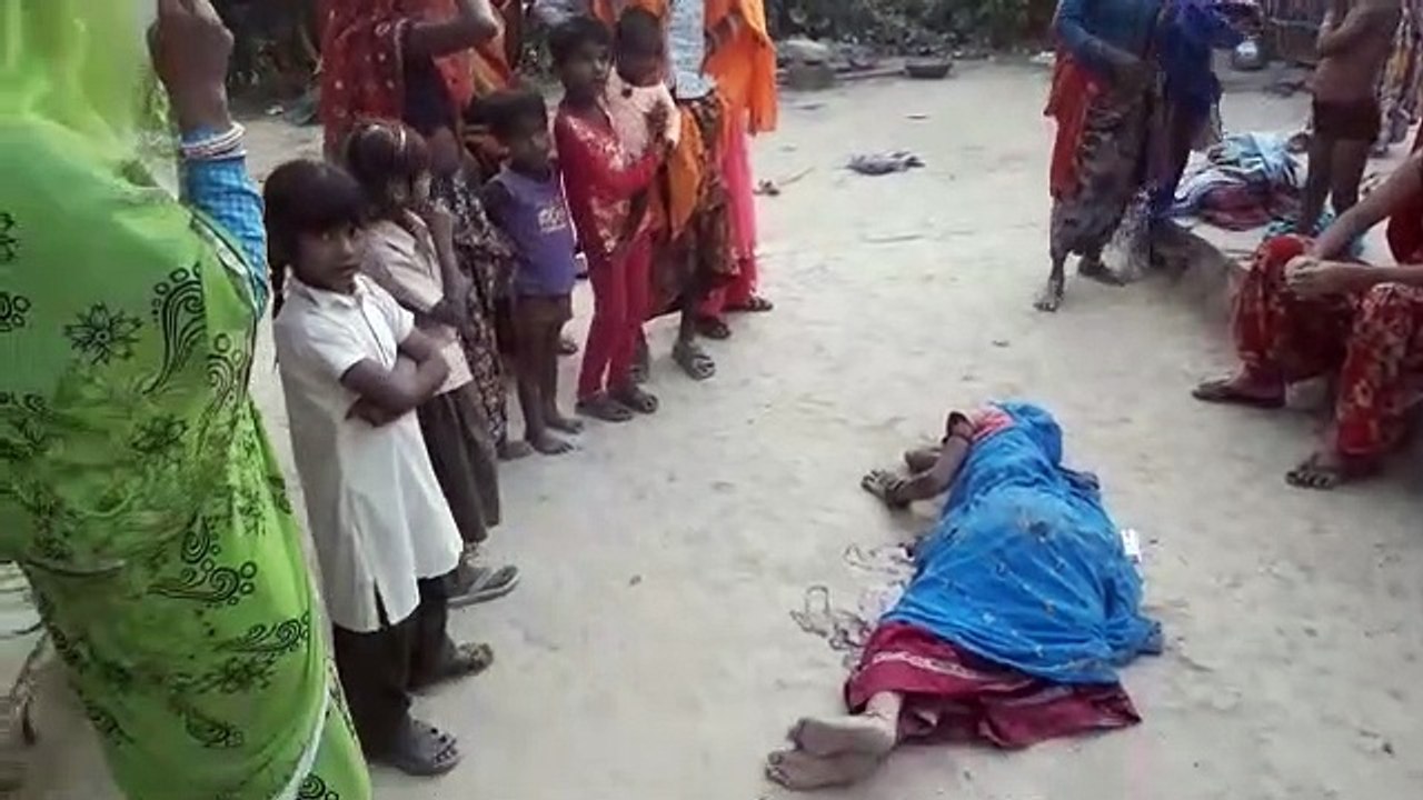 गर्भवती महिला के पेट में सांड ने घुसा दिया सींग, आंते आ गई बाहर