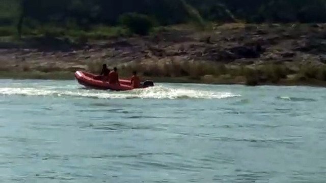बनास नदी में डूबे युवक का शव करीब डेढ़ किलोमीटर आगे पानी के किनारे पर मिला शव