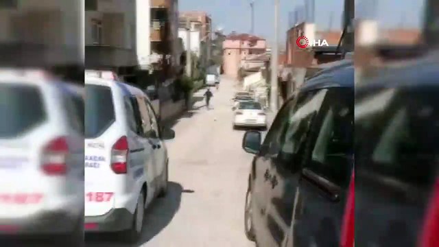 Sokağa çıkma yasağını delen gençler gelen aracı polis sanınca...