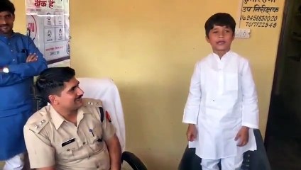 निडरता के साथ 7 वर्षीय बच्चे ने दिया ऐसा भाषण कि एसएसपी भी हो गए इसके मुरीद, देखें Video