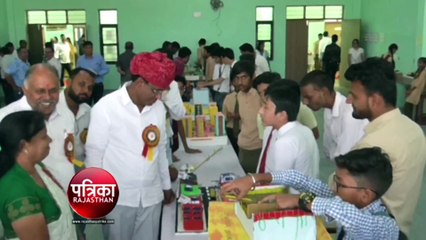 प्रियंका ने बढ़ाया बच्चों का हौसला