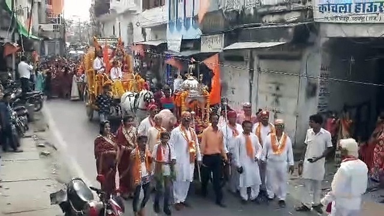 अजमीढज़ी जयंती पर शोभायात्रा निकली