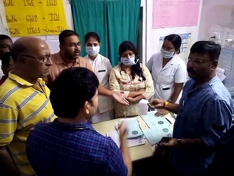 District Hospital: tension between family and doctors