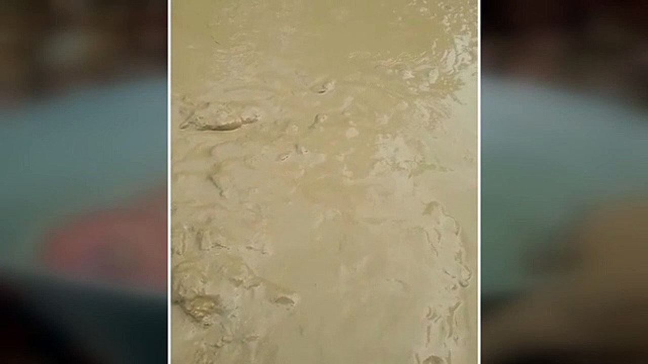 गड़गड़ाहट के बाद गांव में हुआ तेज धमाका, दीवारों में आईं दरार, घर छोड़ सड़क पर रात में बैठ गए लोग
