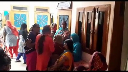 रिटायर दरोगा ने पत्नी को गोली मारकर खुद भी गले लगा ली मौत, कमरे में सोते रहे बहू और बेटा