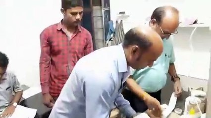 बिना फूड लाइसेंस चल रही गजक व पेठा फैक्ट्री की मशीनें सीज