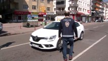 Kayseri'de polis ekipleri sokağa çıkma yasağının ardından denetimlerini artırdı