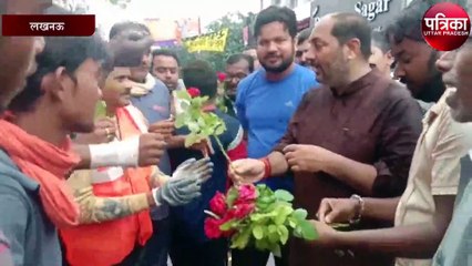 Watch video: गांधी जयंती पर खेल मंत्री उपेंद्र तिवारी ने लगाई झाड़ू