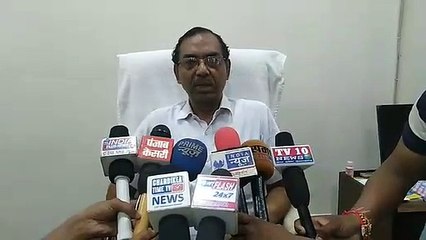 छात्रा को 5100 रुपए का इनाम देकर किया गया सम्मानित