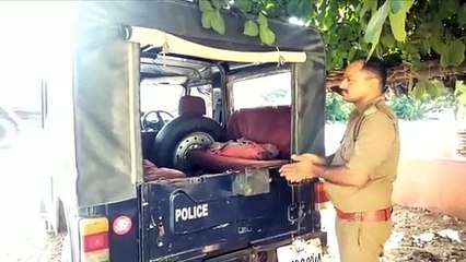 सड़क किनारे मिला नवजात का शव