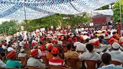 सरकार के खिलाफ समाजवादी पार्टी ने किया धरना प्रदर्शन