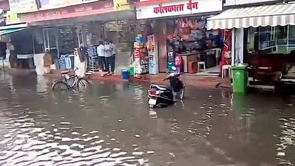 पानी पानी हुआ शहर, तालाब बन गईं सड़कें