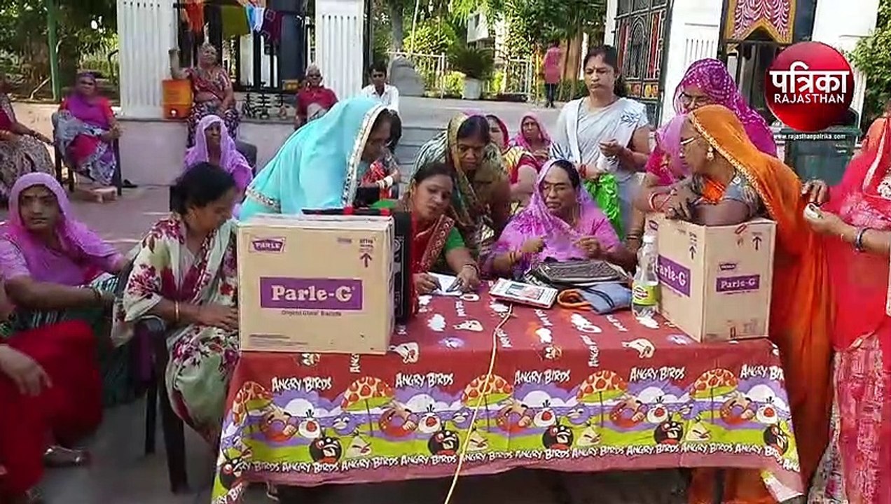 VIDEO : शनि अमावस्या : श्रद्धालुओं ने सूर्य पुत्र शनिदेव को नवाया शीश, महिलाओं ने सरोवर आरती कर गाए ग