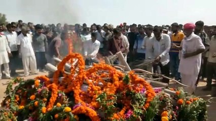 रेगिस्तान में नहर से भी तेज प्रवाह में बही देशभक्ति की धारा