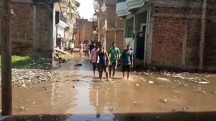 Flood water coming down, know what difficulty people facing
