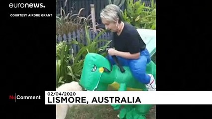 شاهد: التأنق لإخراج القمامة أثناء الحجر الصحي في أستراليا