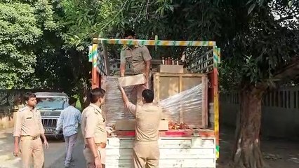 गाड़ी में ऐसी जगह मिला