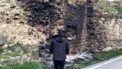 Tarihi surlara zeytin dalı yakıp zarar verdiler