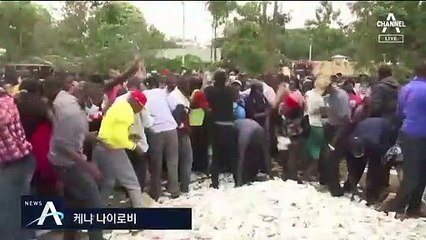 ‘사회적 거리’도 사치…케냐는 구호식량에 ‘아수라장’
