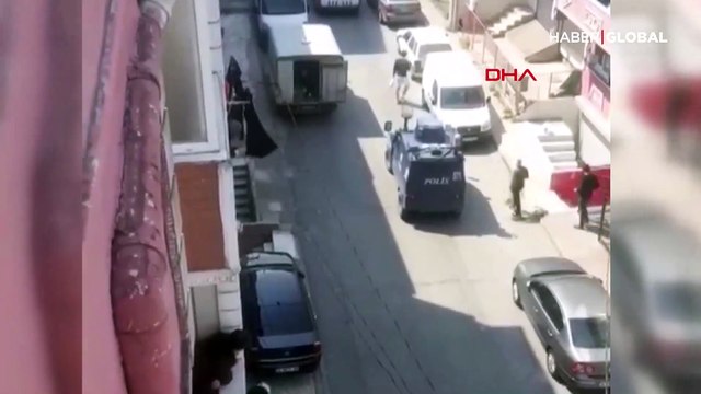Küçükçekmece'de sıcak dakikalar! Uyarılara aldırış etmeyip polise saldırdılar