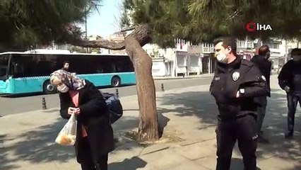 Fatih’te yasaktan habersiz güvercinleri beslemek için sokağa çıktı