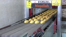 Erzurum'da mahalle aralarında ekmek sattılar