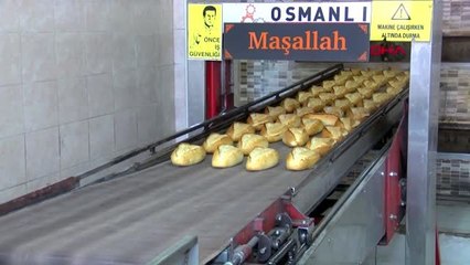 Erzurum'da mahalle aralarında ekmek sattılar