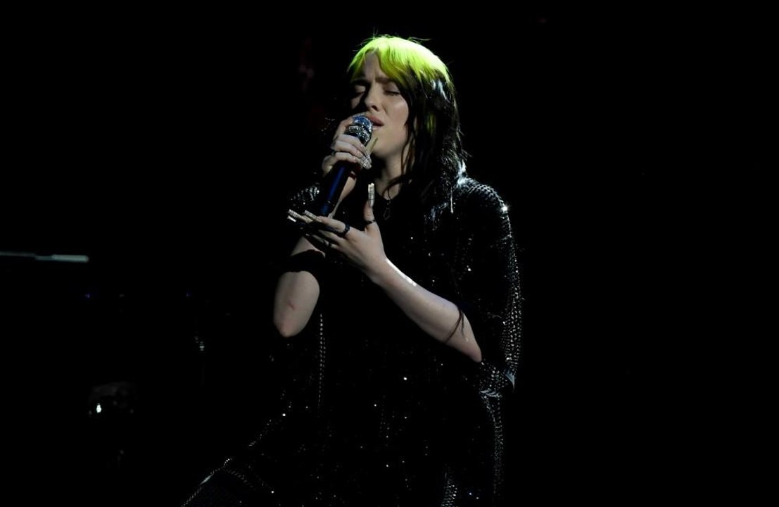 Billie Eilish admite que curte solidão do isolamento