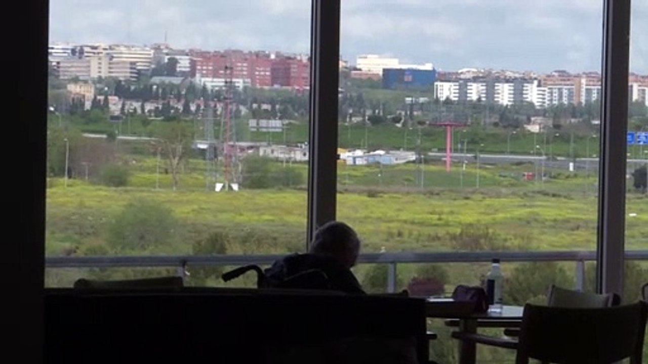 Desinfectan con ozono una residencia de mayores en Madrid